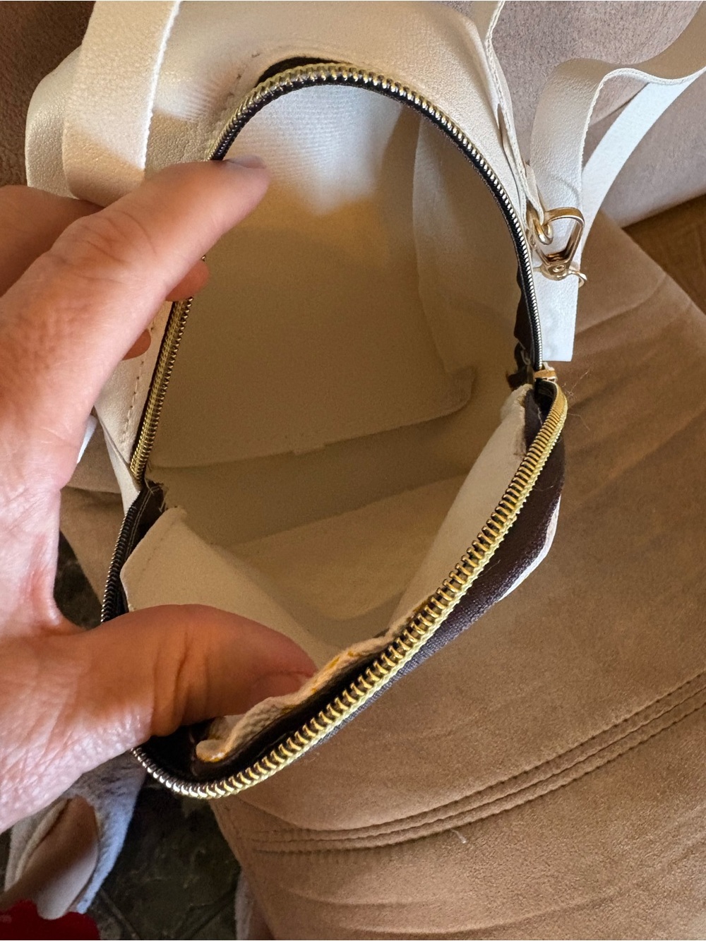 Kids NWOT White & Gold Patterned Mini Backpack Purse - Picture 6 of 7